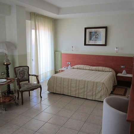 Tourist Hotel Потенца Экстерьер фото
