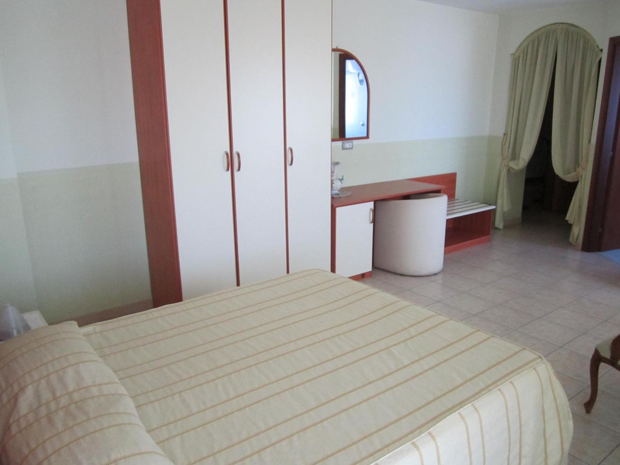 Tourist Hotel Потенца Экстерьер фото