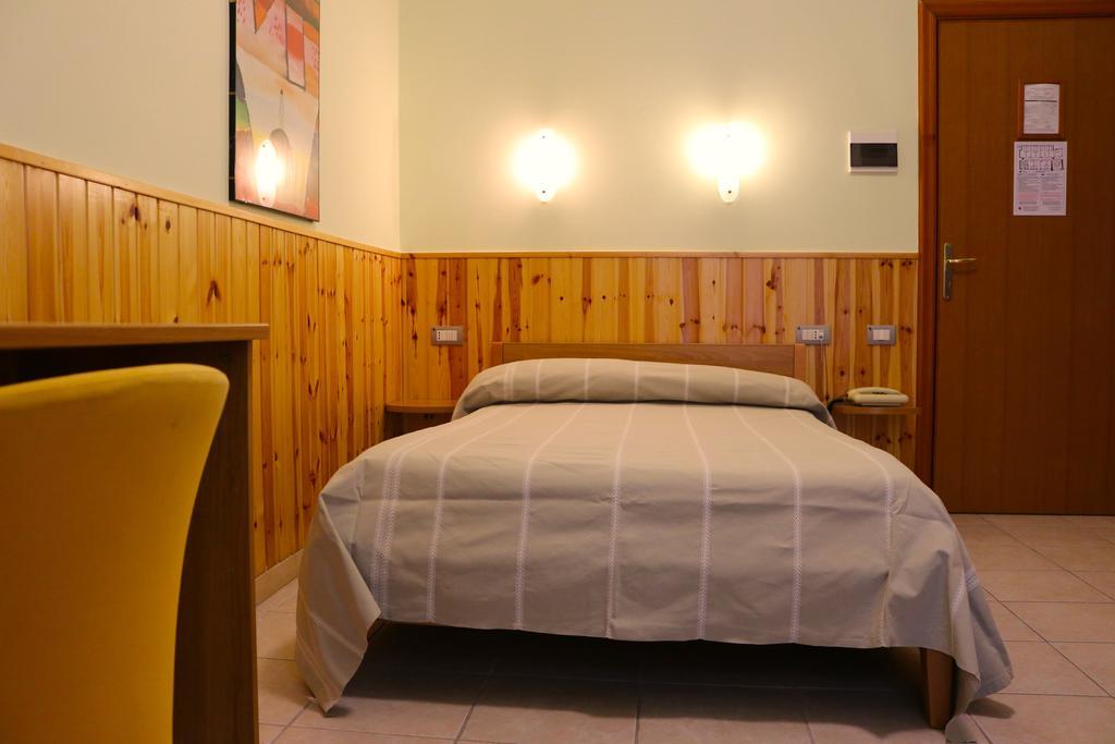 Tourist Hotel Потенца Экстерьер фото