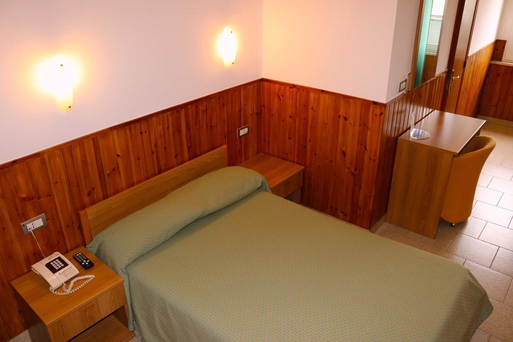 Tourist Hotel Потенца Экстерьер фото