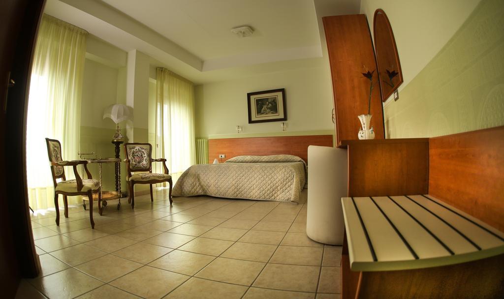 Tourist Hotel Потенца Экстерьер фото