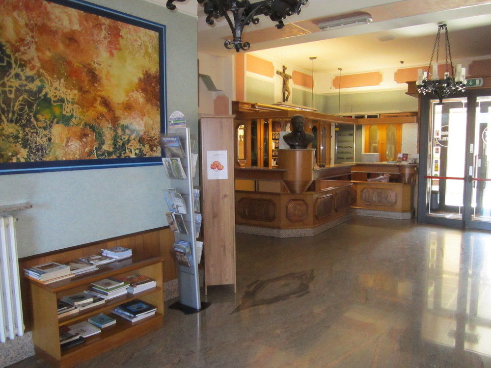 Tourist Hotel Потенца Экстерьер фото