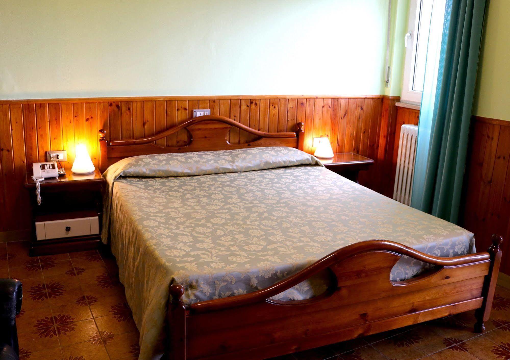Tourist Hotel Потенца Экстерьер фото