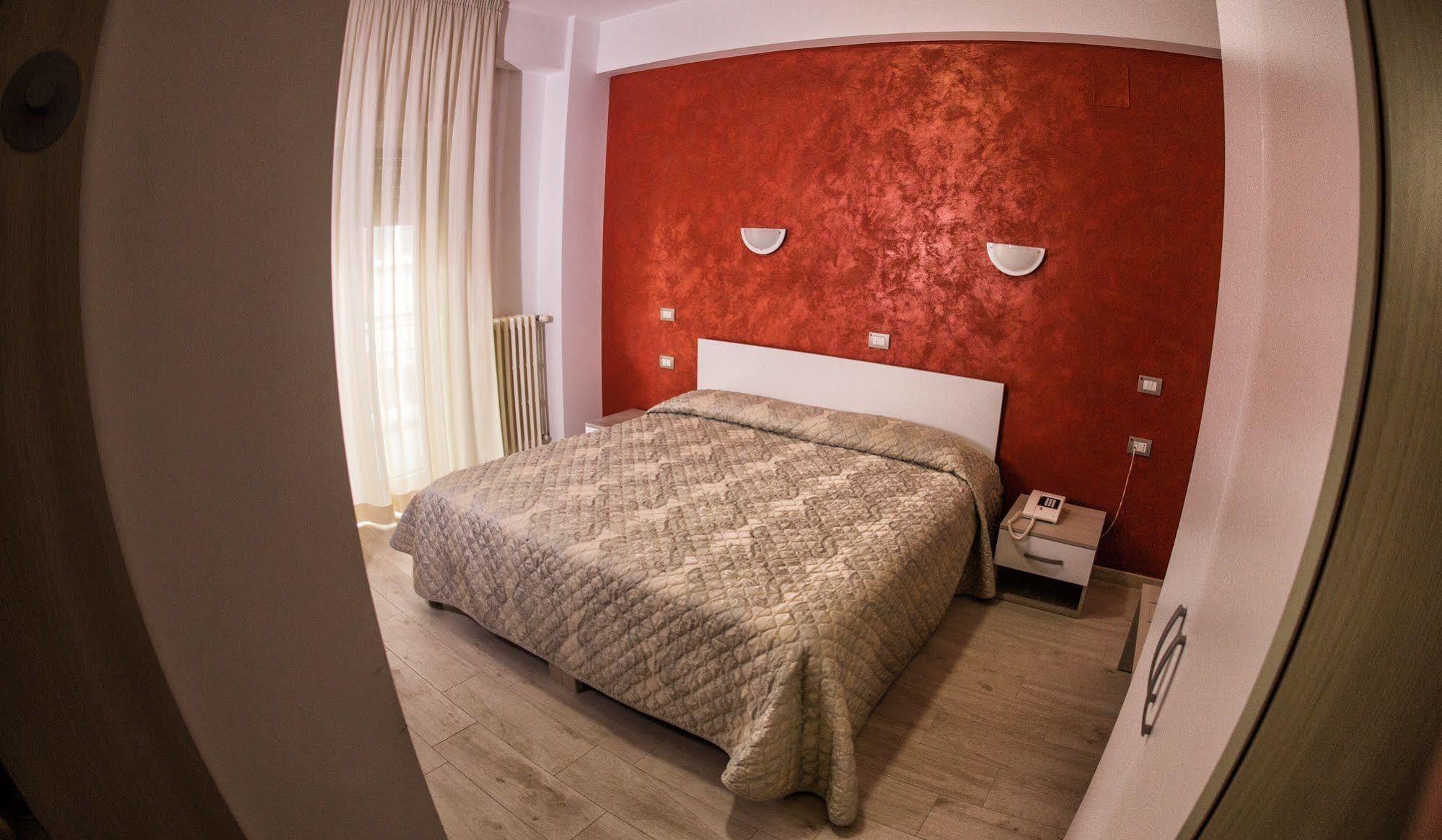Tourist Hotel Потенца Экстерьер фото
