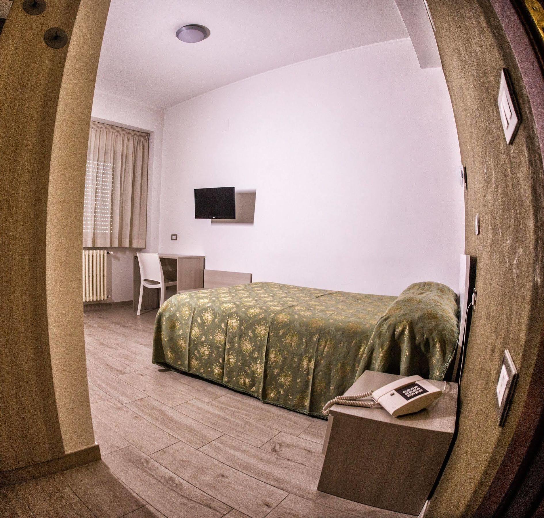 Tourist Hotel Потенца Экстерьер фото