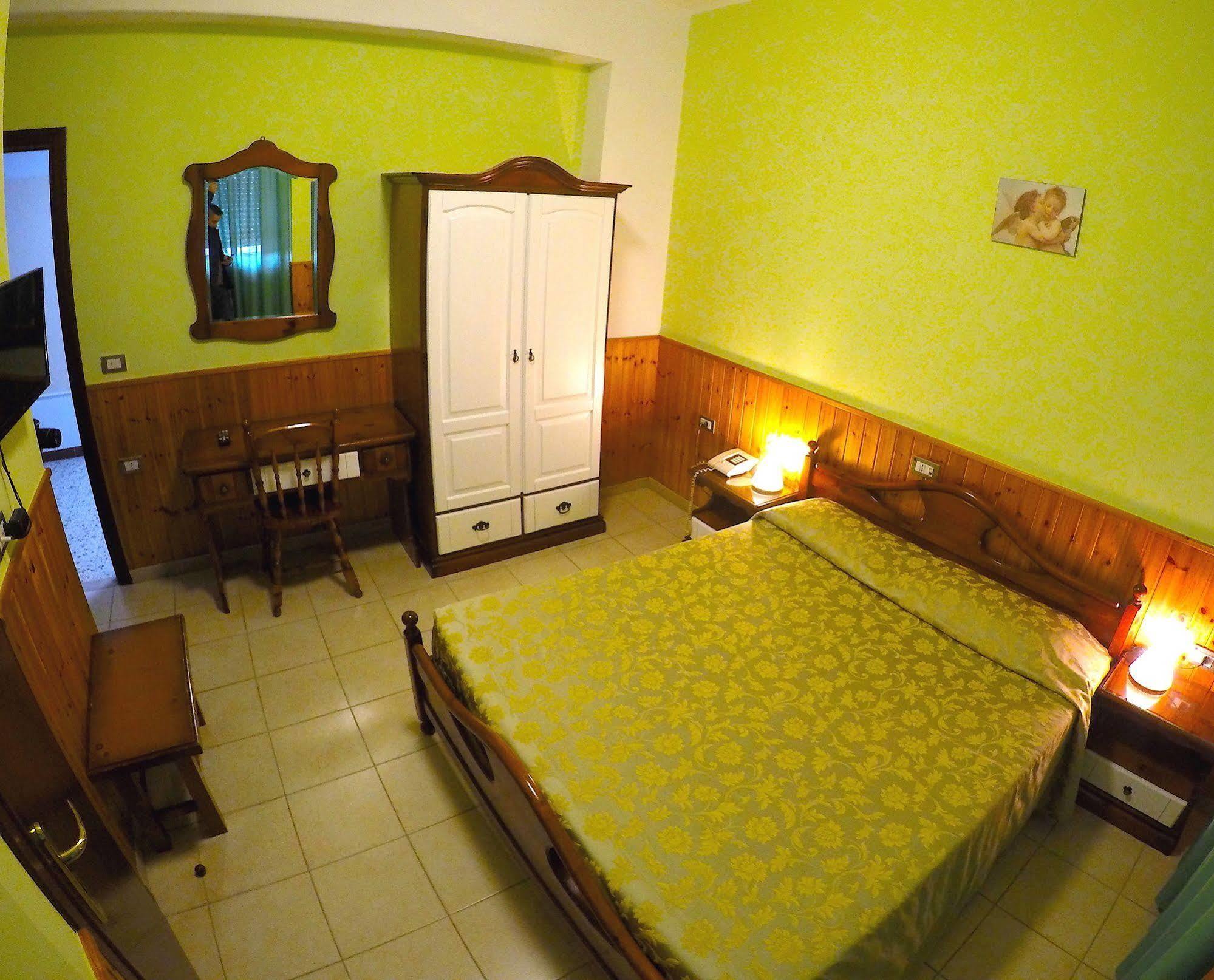 Tourist Hotel Потенца Экстерьер фото