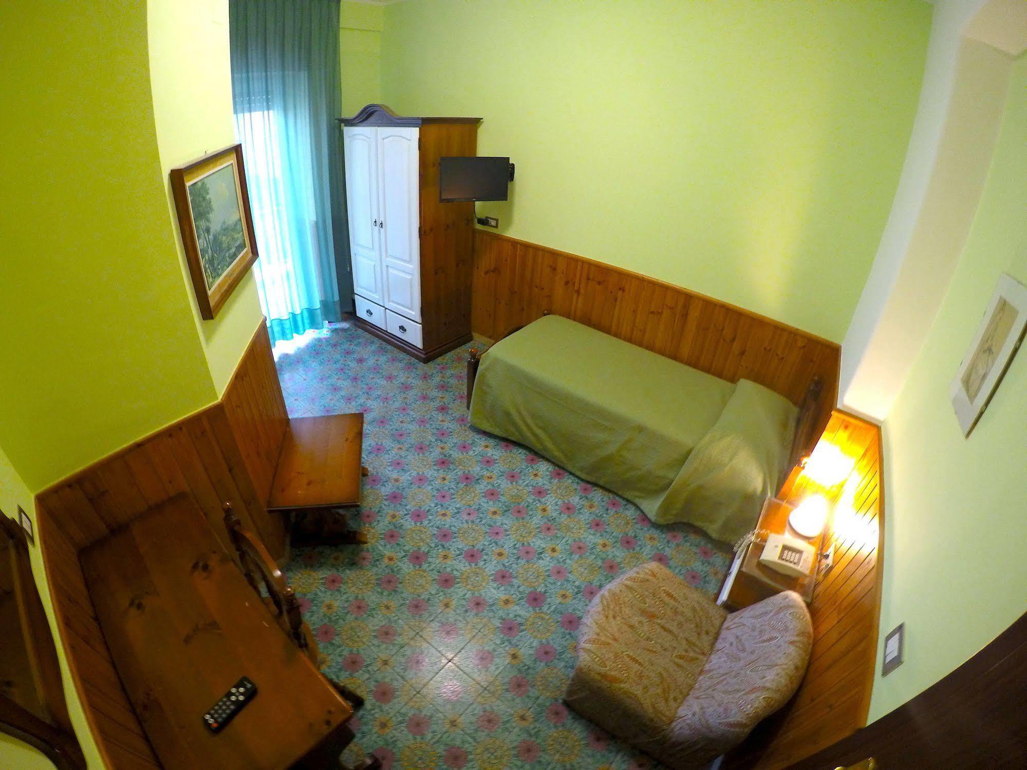 Tourist Hotel Потенца Экстерьер фото