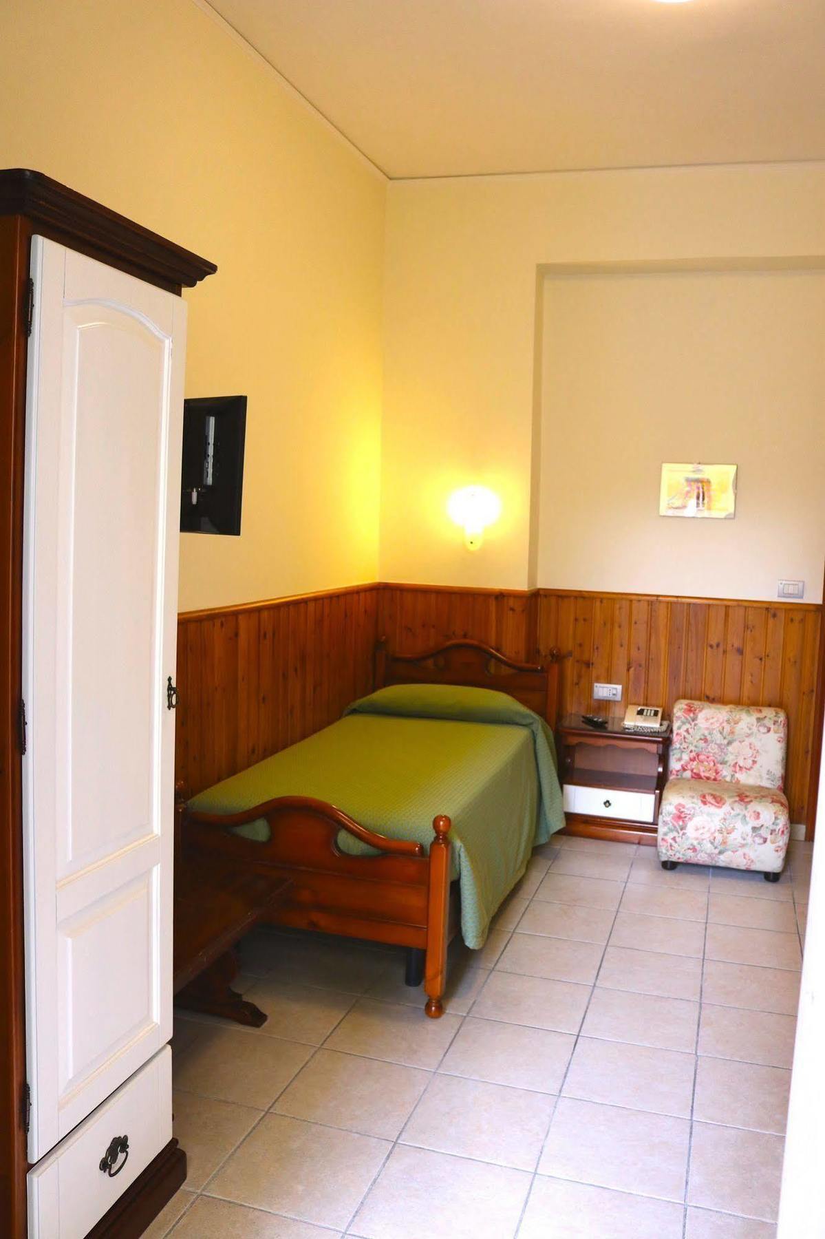 Tourist Hotel Потенца Экстерьер фото